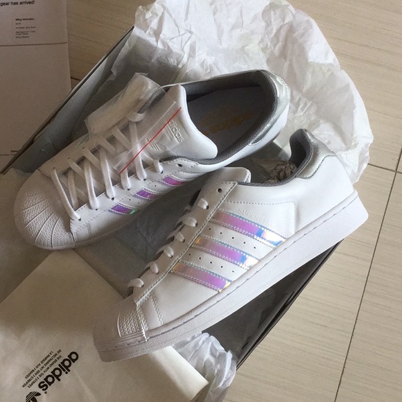 adidas Shoes - NIB Women’s Adidas Superstar Sneakers